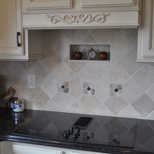 Stone tile backsplash with niche ~ Chesterfield, MO